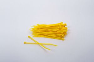 Afbeelding - https-www-ez-catalog-nl-Asset-1f62dd9b19da4837a2793367e55f8904-ImageFullSize-gele-kabelbinders-shopping-jpg